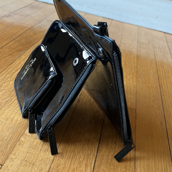 Dolce & Gabbana Three part zipper make-up bag. Black vinyl. - Picture 5 of 8